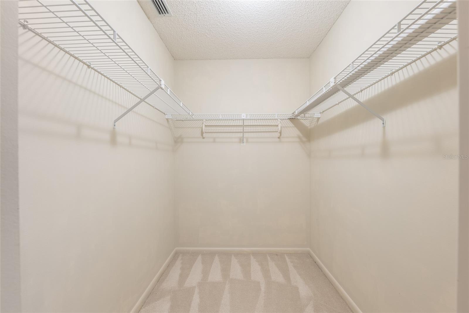 ON TOP OF THE WORLD - Residential