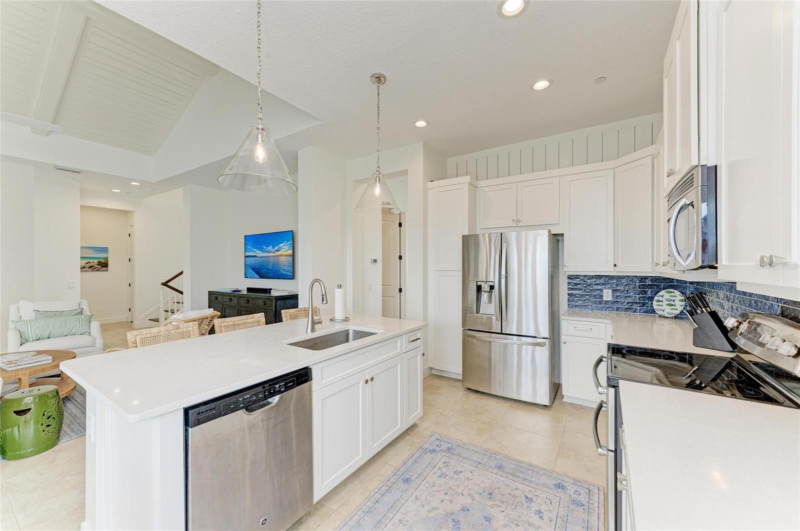 MANGROVE WALK ON HARBOUR ISLE PH 21 - Residential