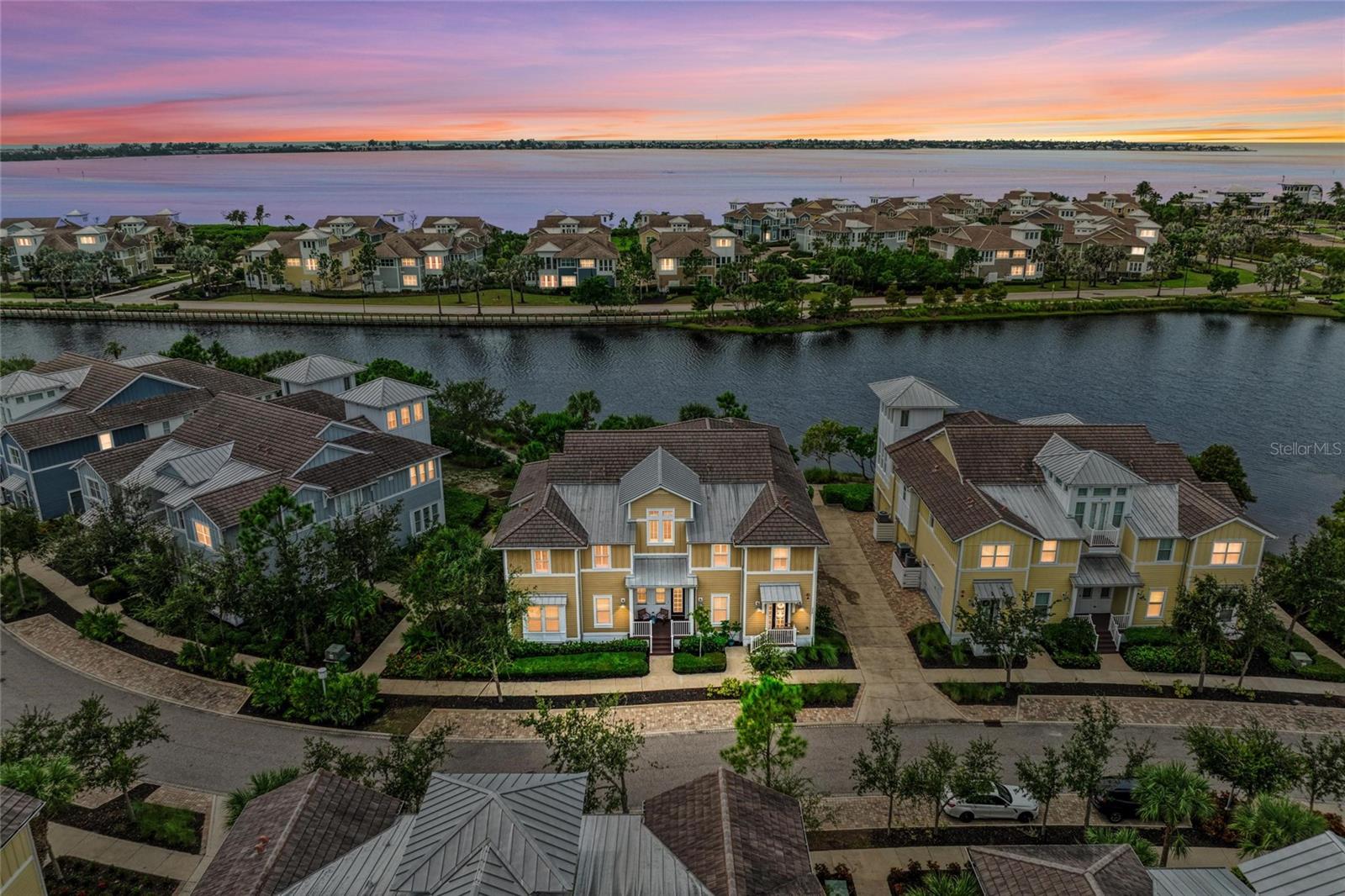 MANGROVE WALK ON HARBOUR ISLE PH 21 - Residential