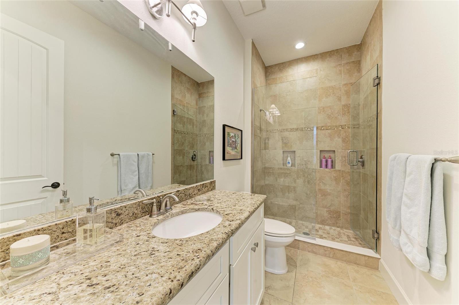 MANGROVE WALK ON HARBOUR ISLE PH 21 - Residential