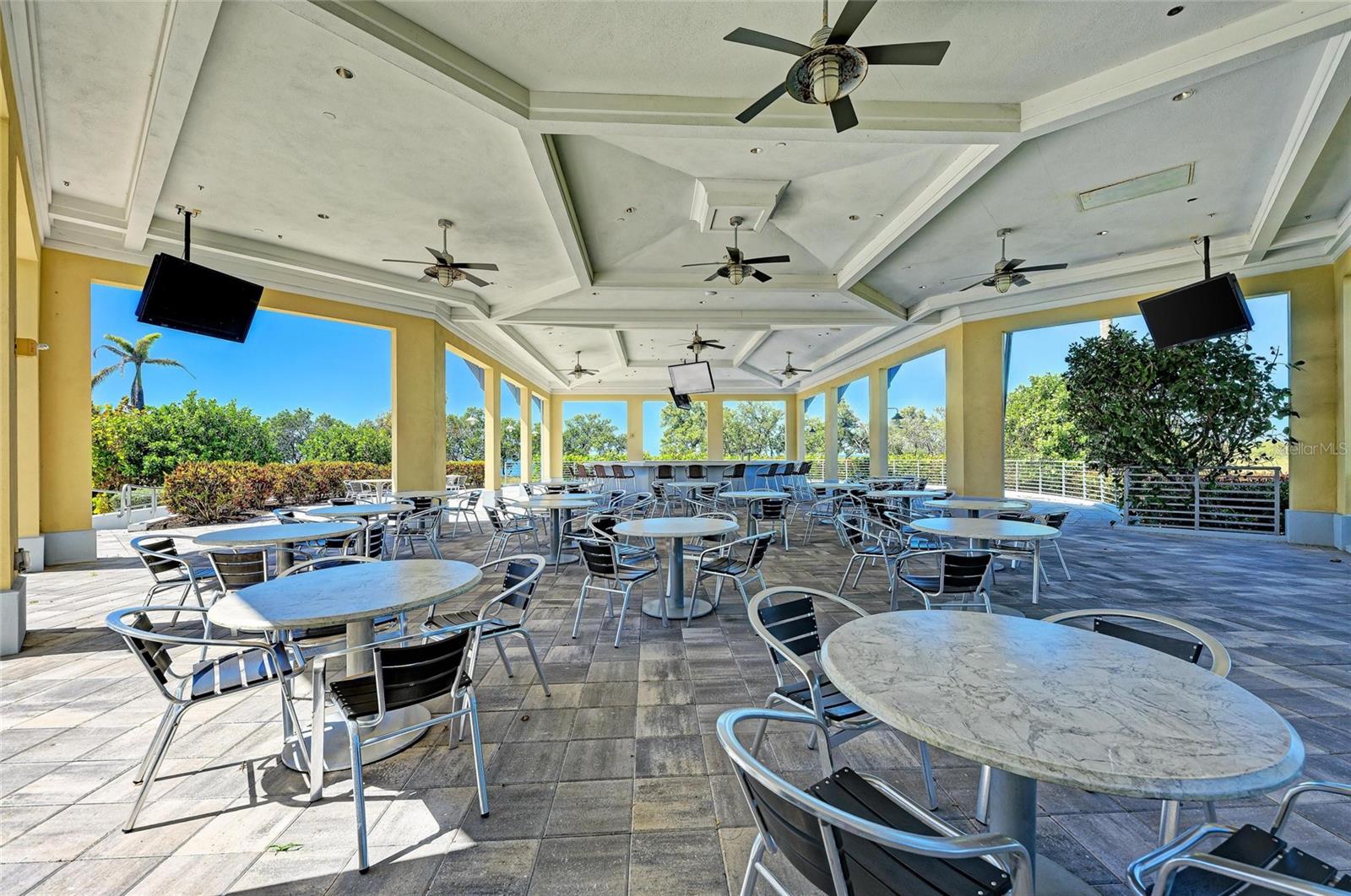 MANGROVE WALK ON HARBOUR ISLE PH 21 - Residential