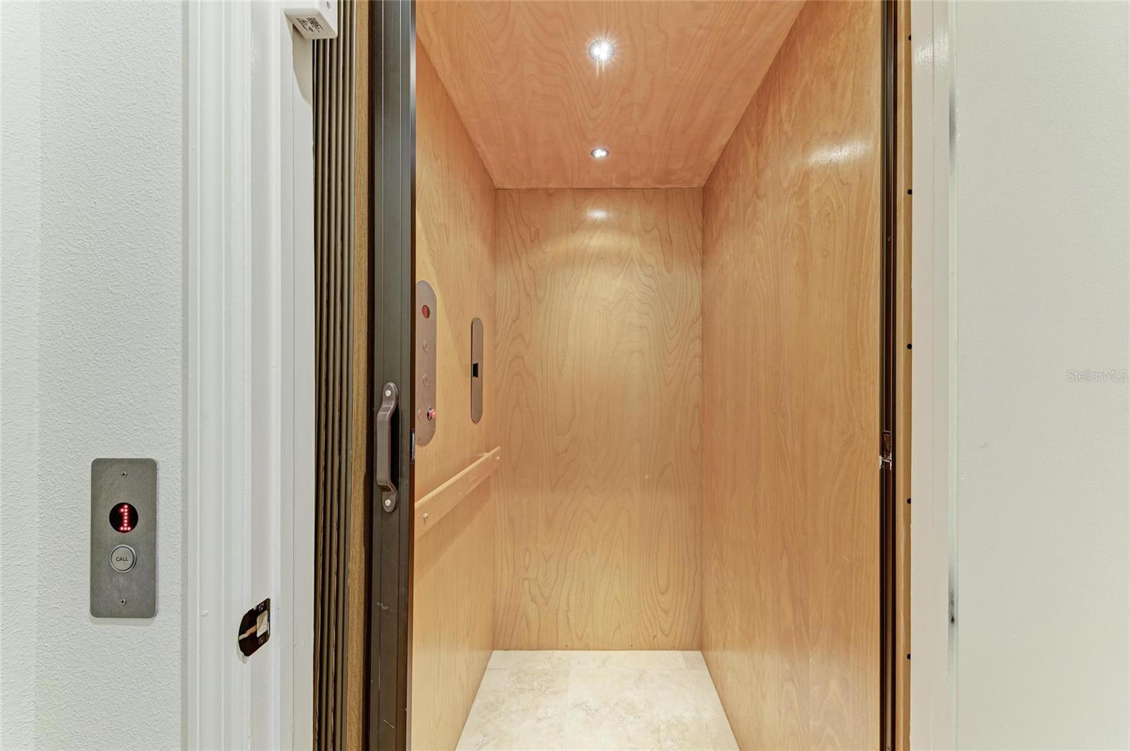 MANGROVE WALK ON HARBOUR ISLE PH 21 - Residential