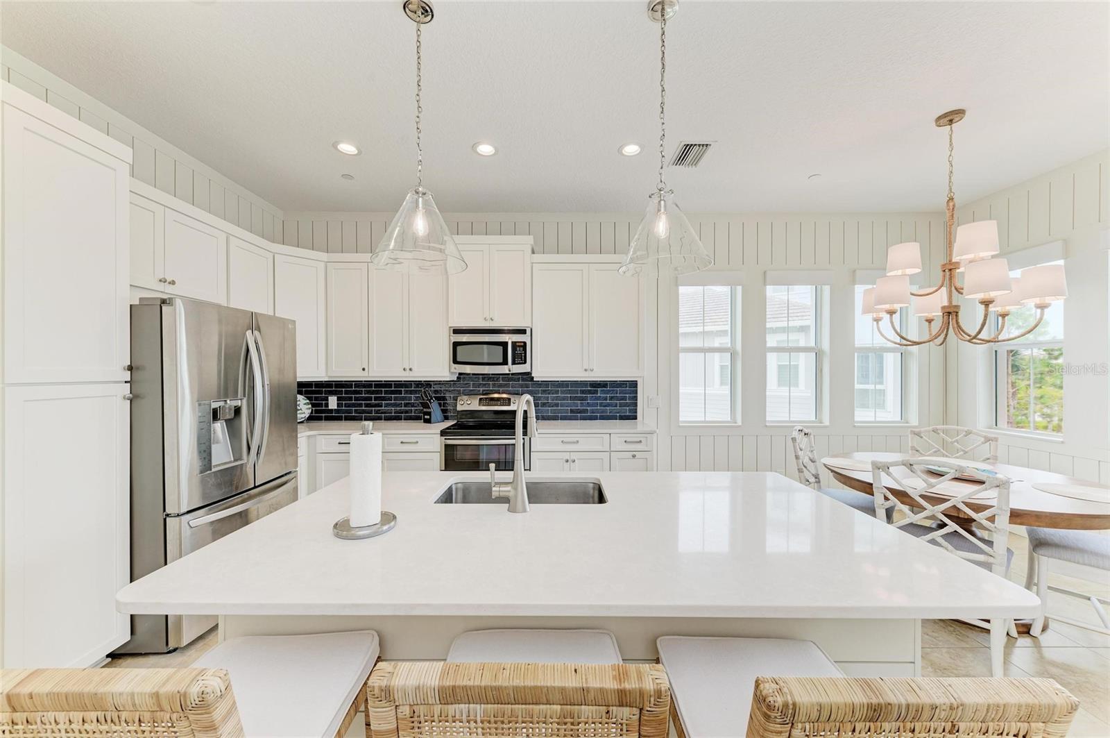 MANGROVE WALK ON HARBOUR ISLE PH 21 - Residential