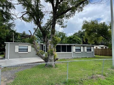 Photo of 305 E Miami Terrace, Kissimmee, FL 34741 (MLS # S5138380)