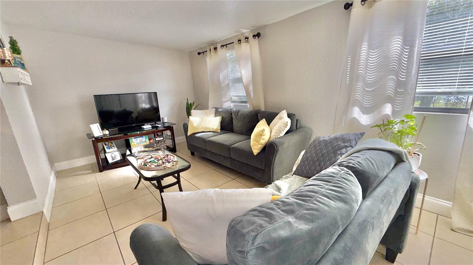 TROPICAL PARK UNIT 4 - Residential