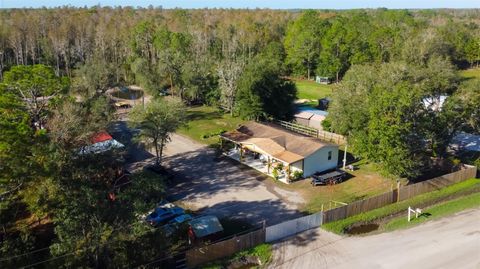 A home in LAKELAND