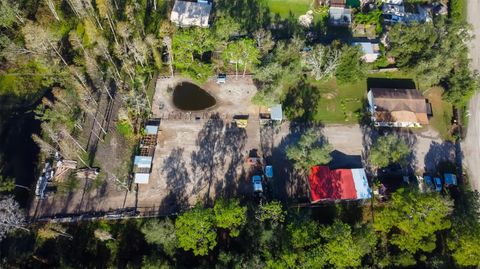 A home in LAKELAND