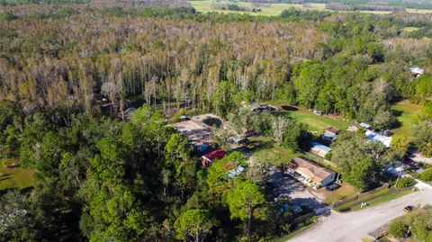 A home in LAKELAND