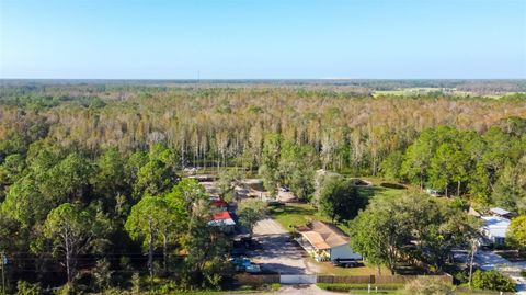 A home in LAKELAND