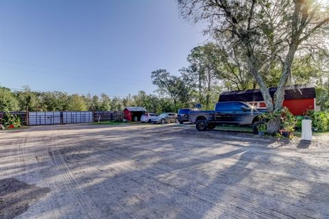 A home in LAKELAND