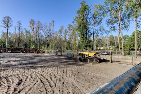 A home in LAKELAND