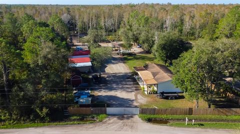 A home in LAKELAND