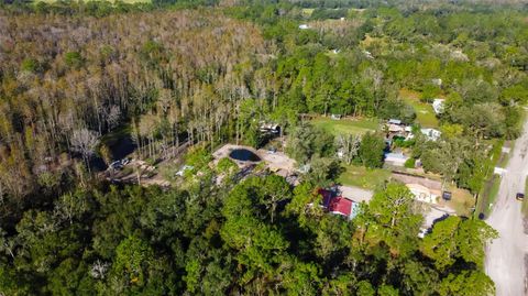 A home in LAKELAND