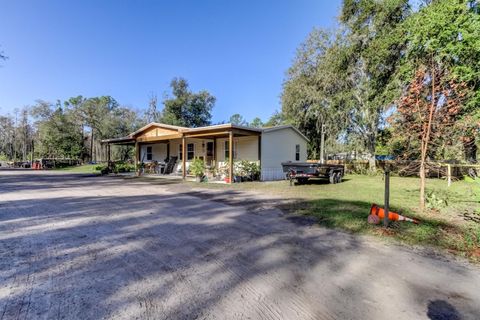 A home in LAKELAND