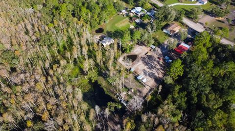 A home in LAKELAND