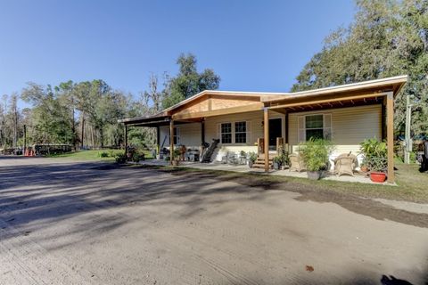 A home in LAKELAND