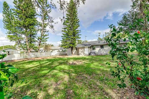 A home in AUBURNDALE