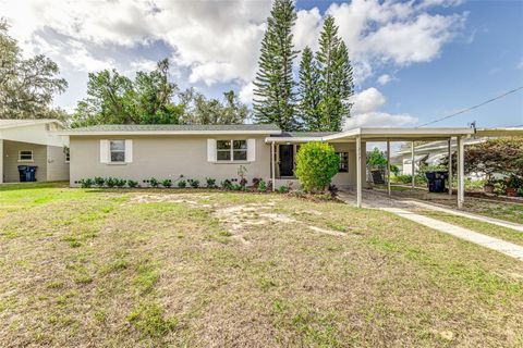 A home in AUBURNDALE