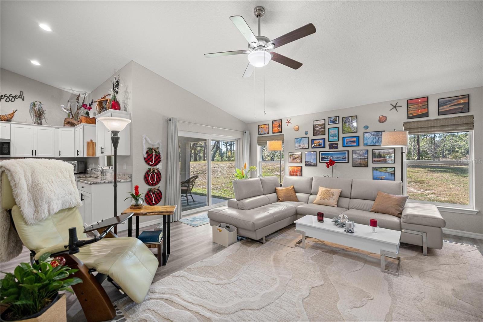 RAINBOW SPGS COUNTRY CLUB ESTATE - Residential