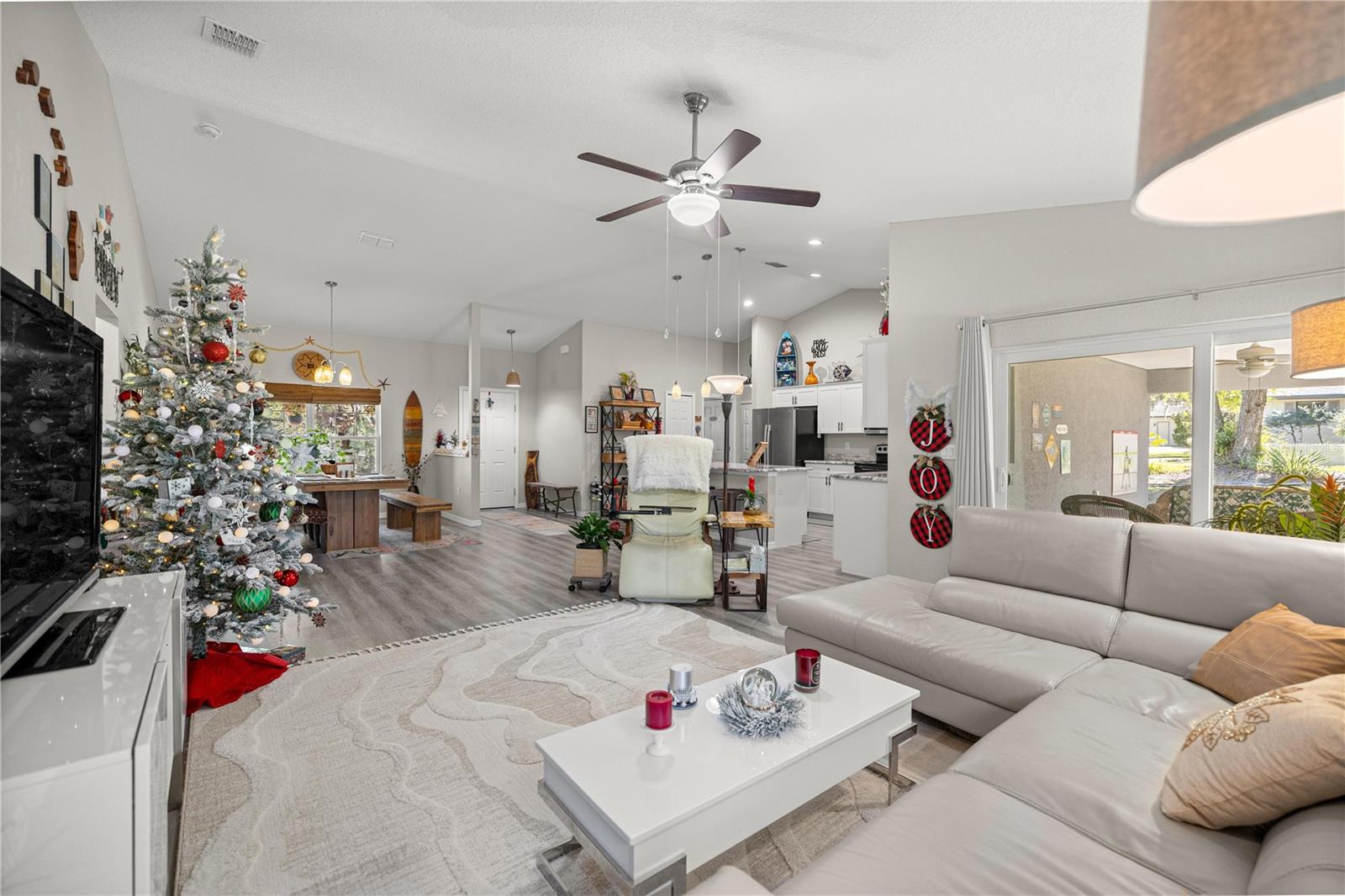 RAINBOW SPGS COUNTRY CLUB ESTATE - Residential