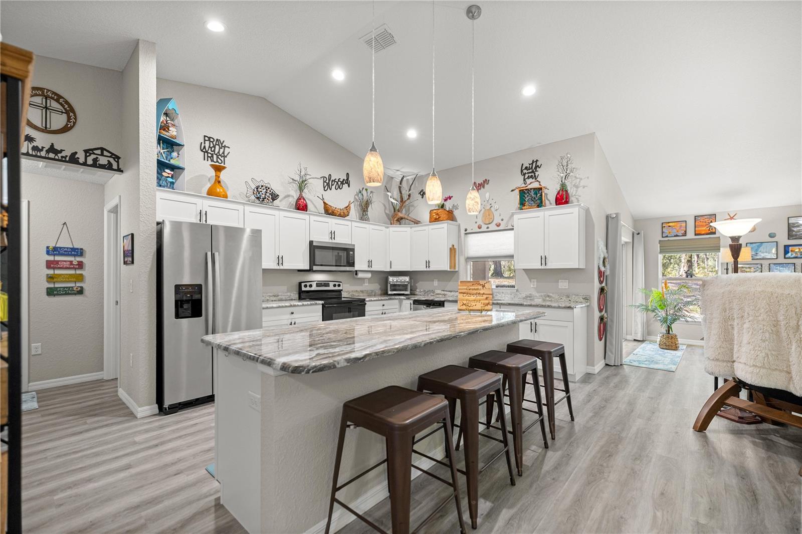 RAINBOW SPGS COUNTRY CLUB ESTATE - Residential