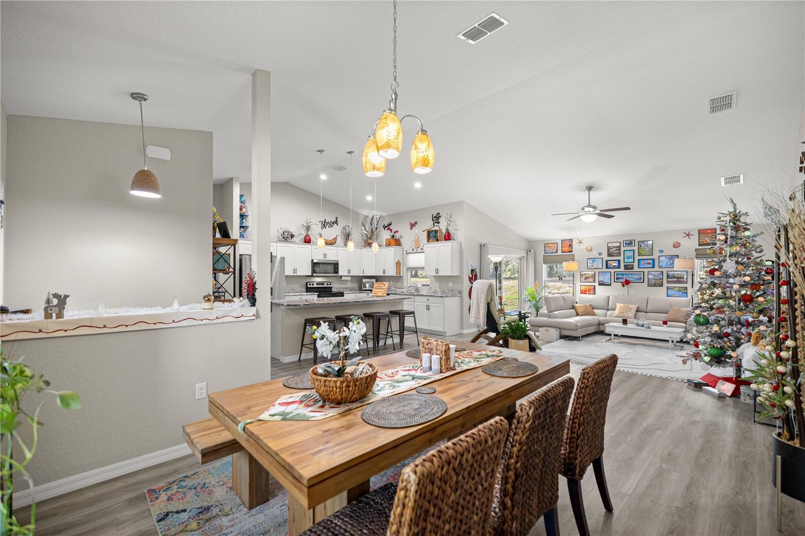 RAINBOW SPGS COUNTRY CLUB ESTATE - Residential