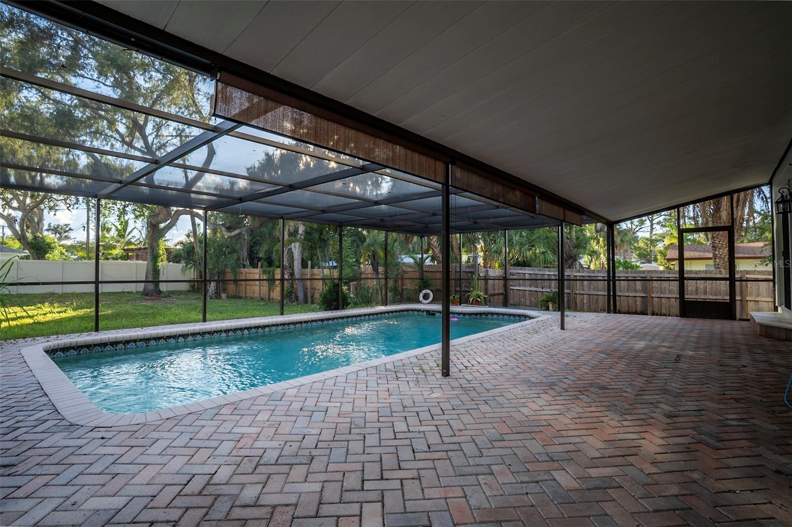 WHITFIELD ESTATES BLKS 14-23 & 26 - Residential