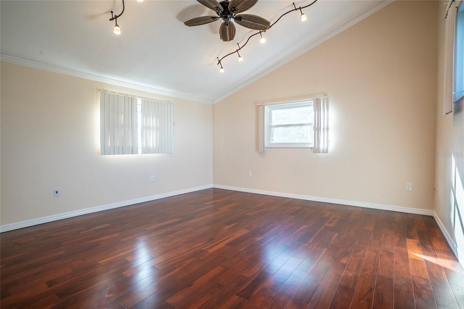 WHITFIELD ESTATES BLKS 14-23 & 26 - Residential