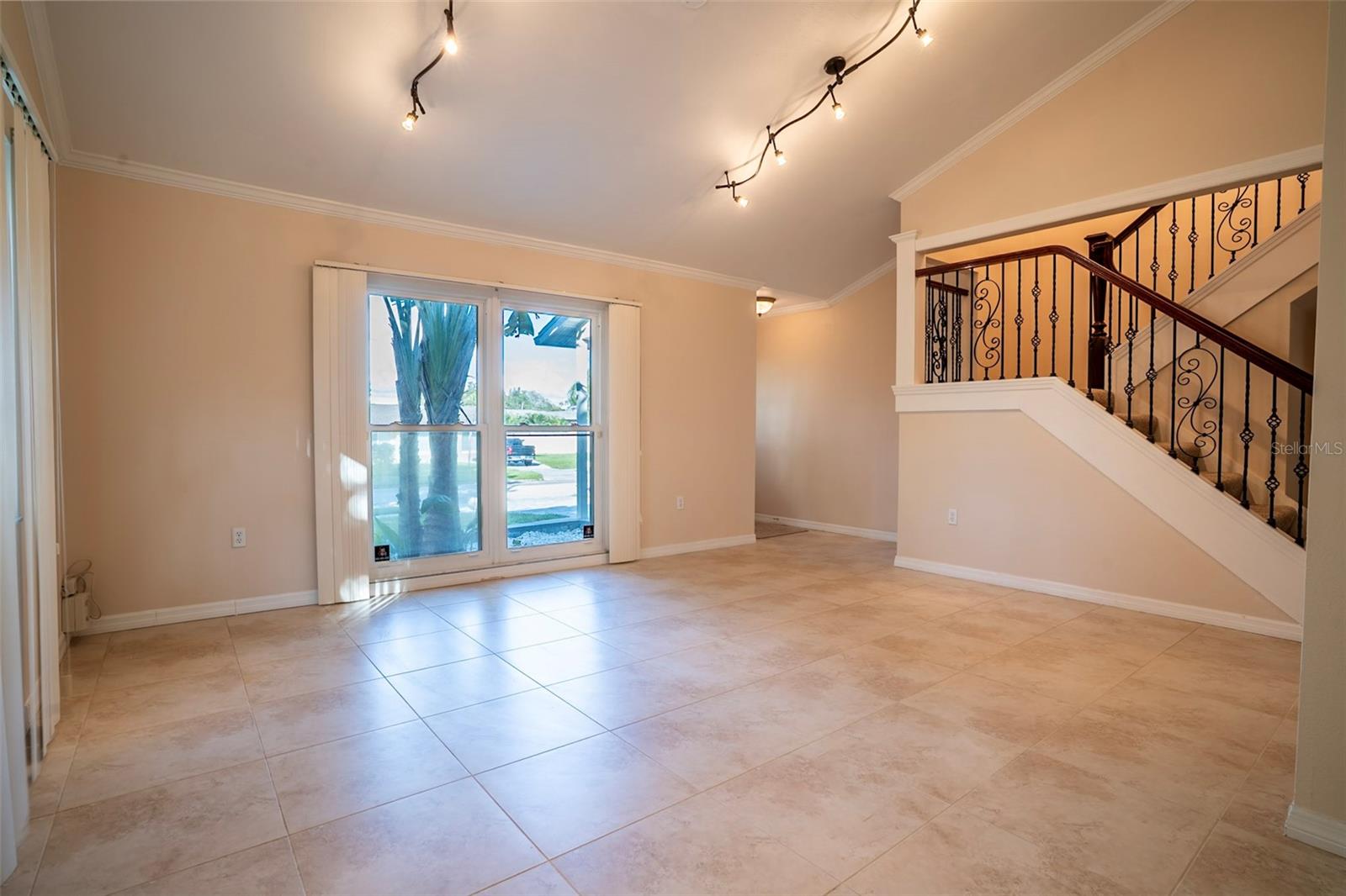 WHITFIELD ESTATES BLKS 14-23 & 26 - Residential
