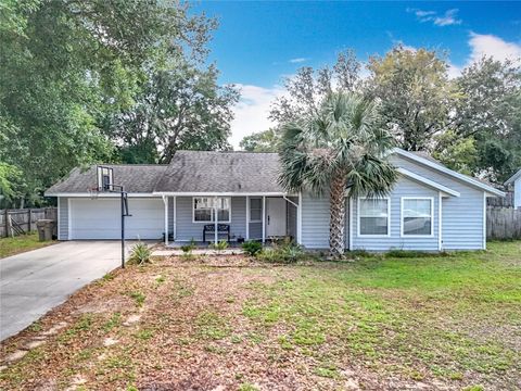 Photo of 10323 Joanies Run, Leesburg, FL 34788 (MLS # G5095184)