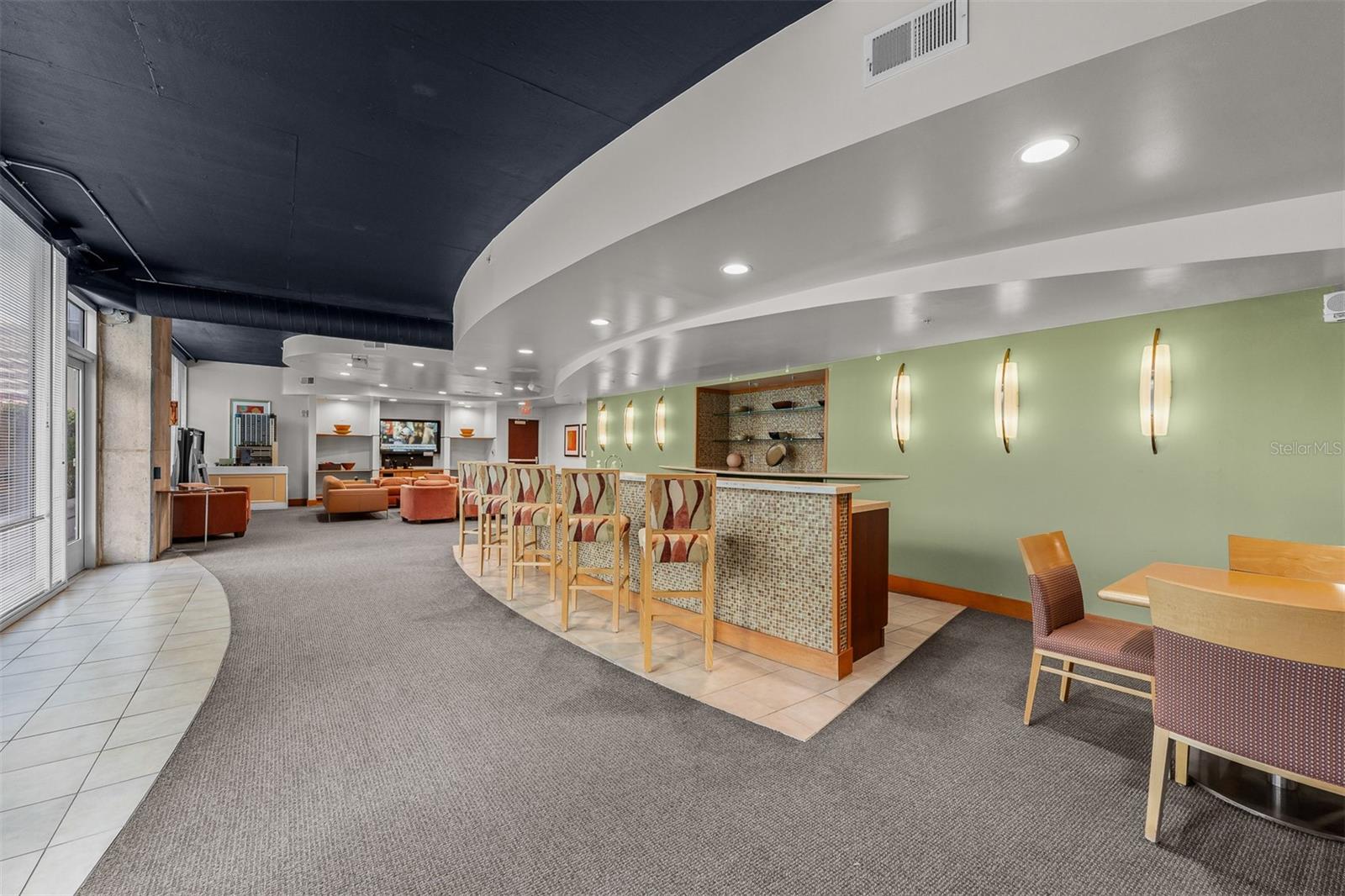 SOLAIRE/PLAZA CONDO - Residential