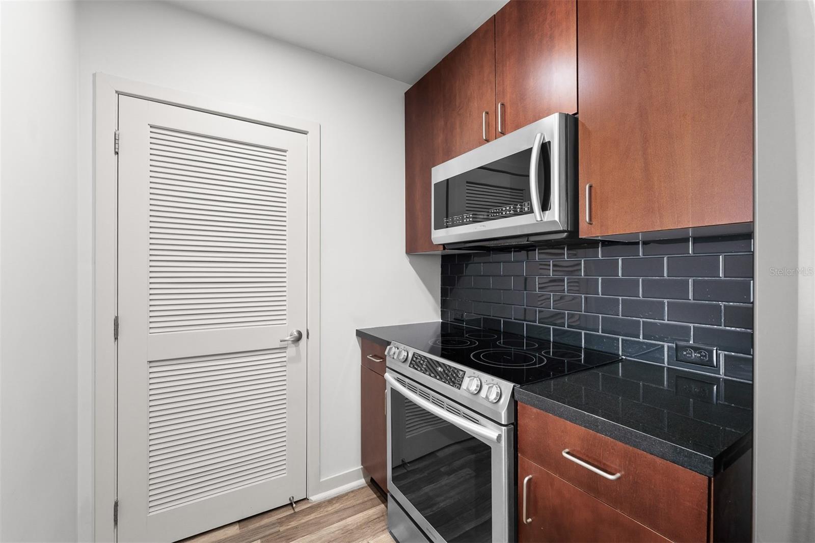 SOLAIRE/PLAZA CONDO - Residential