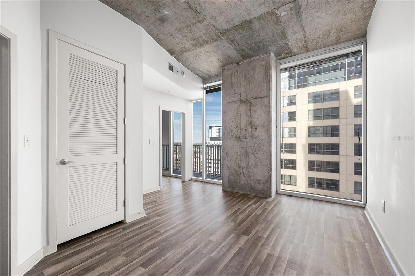 SOLAIRE/PLAZA CONDO - Residential