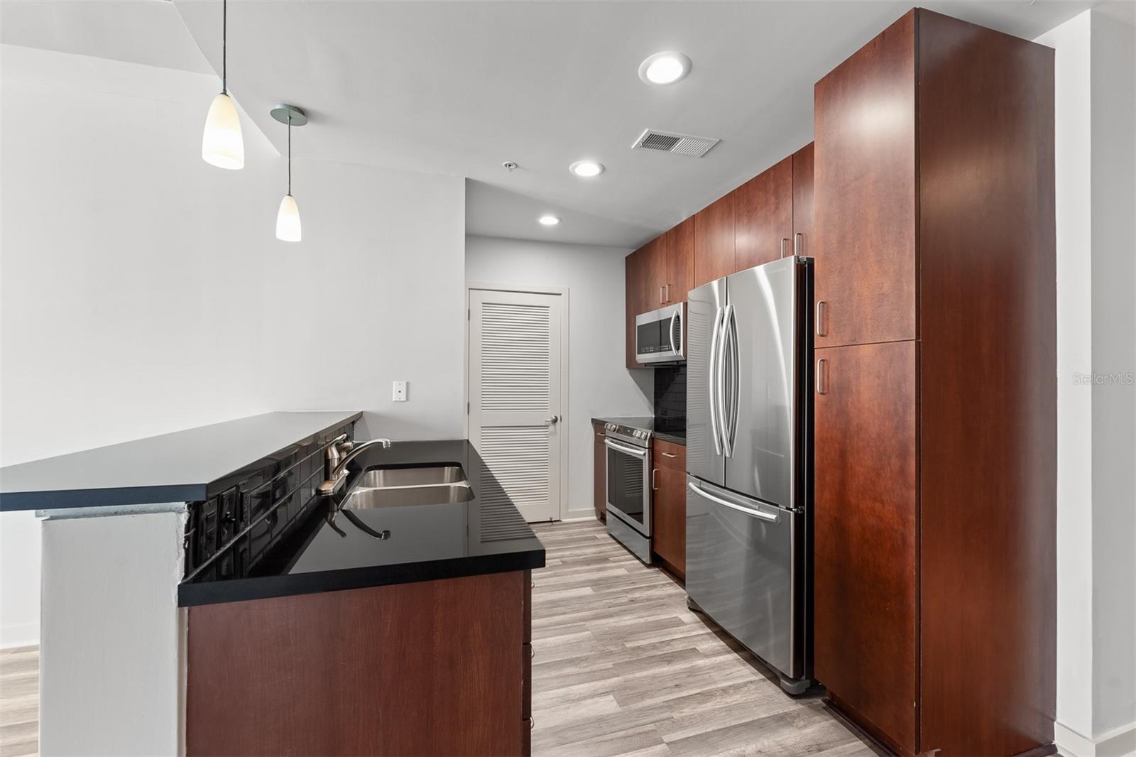 SOLAIRE/PLAZA CONDO - Residential