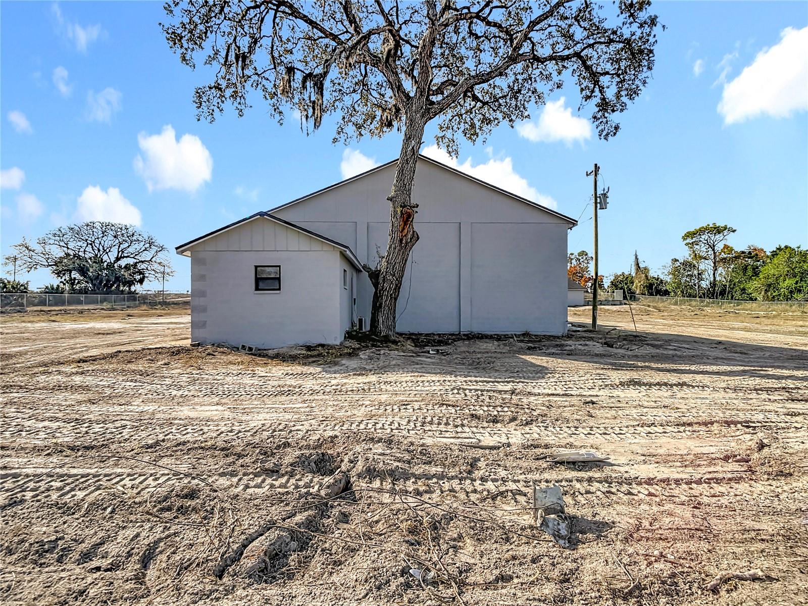 GULF COAST ACRES - Commercial Lease