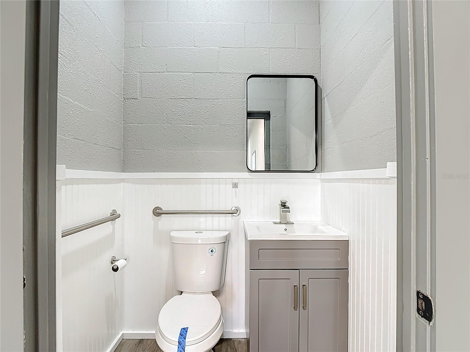 GULF COAST ACRES - Commercial Lease