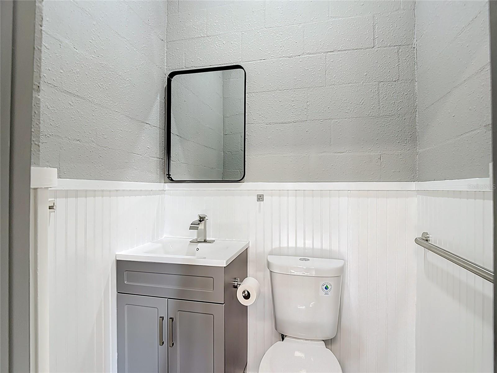 GULF COAST ACRES - Commercial Lease