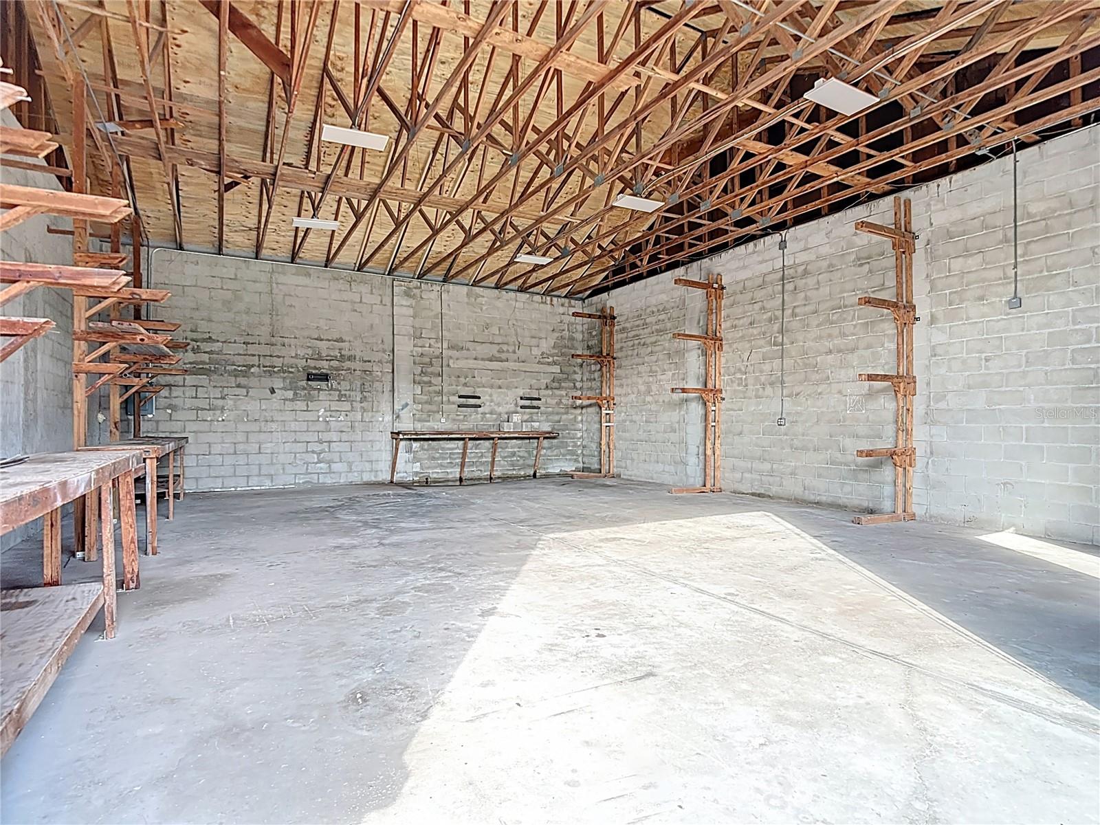 GULF COAST ACRES - Commercial Lease