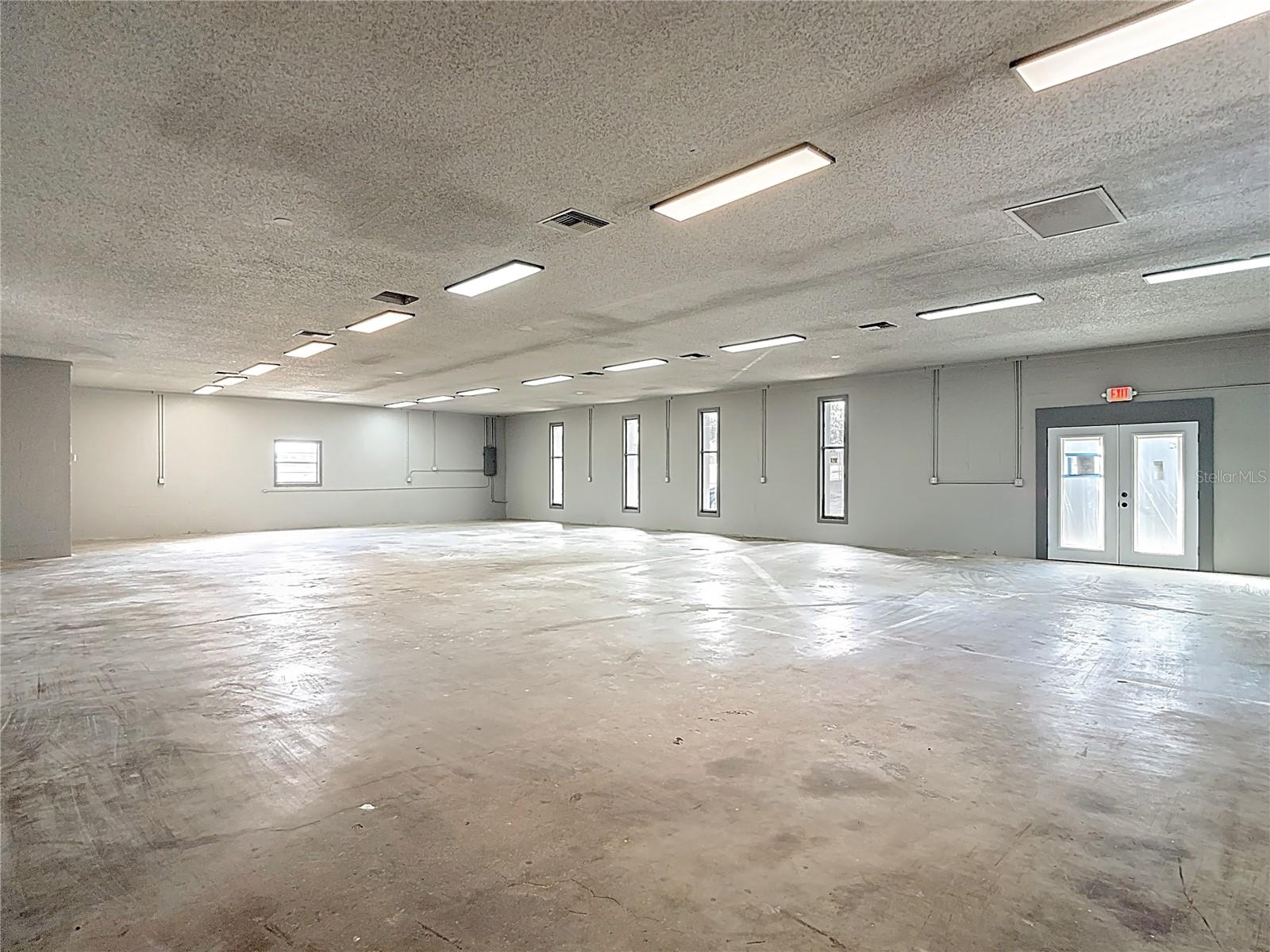 GULF COAST ACRES - Commercial Lease