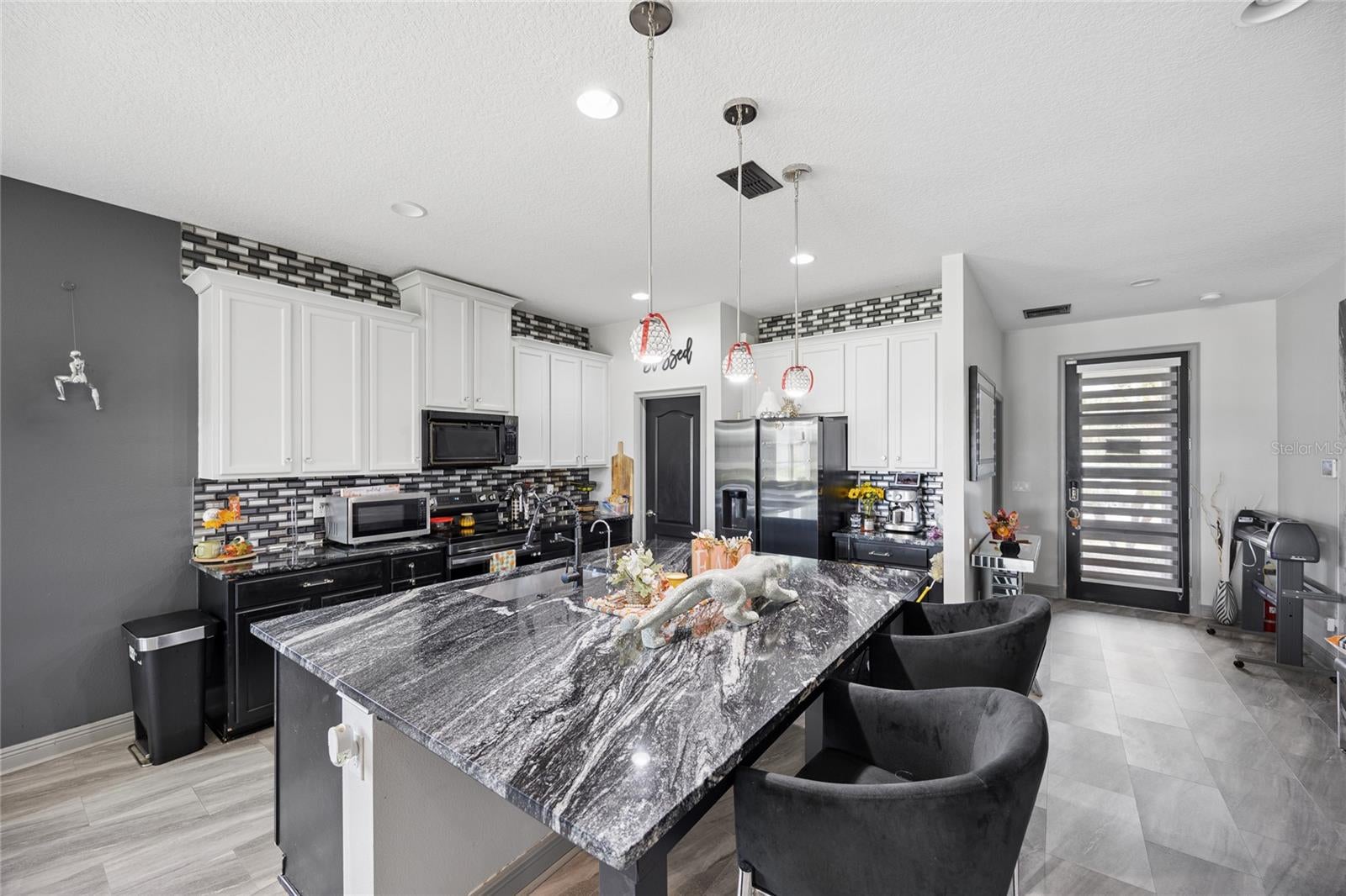 3199 CRISPIN CIRCLE