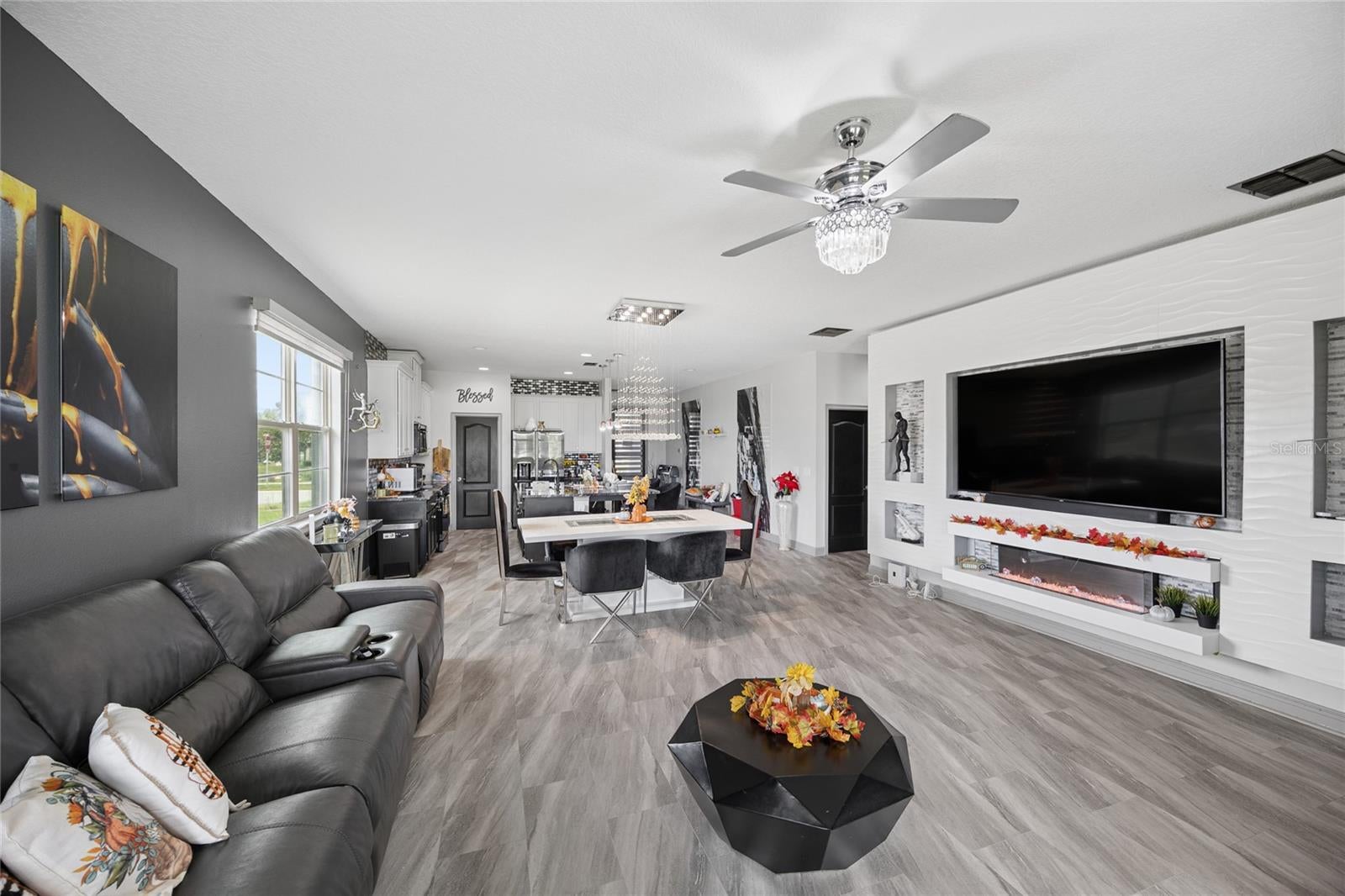 3199 CRISPIN CIRCLE