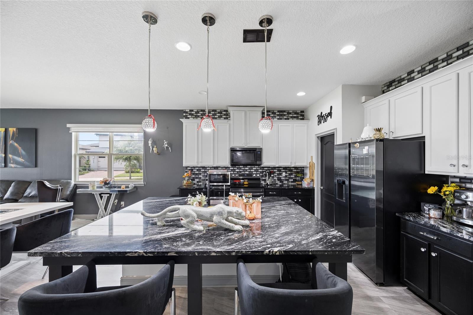 3199 CRISPIN CIRCLE