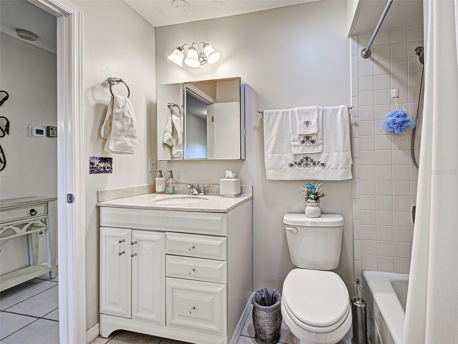 VIVIENDA WEST - Residential