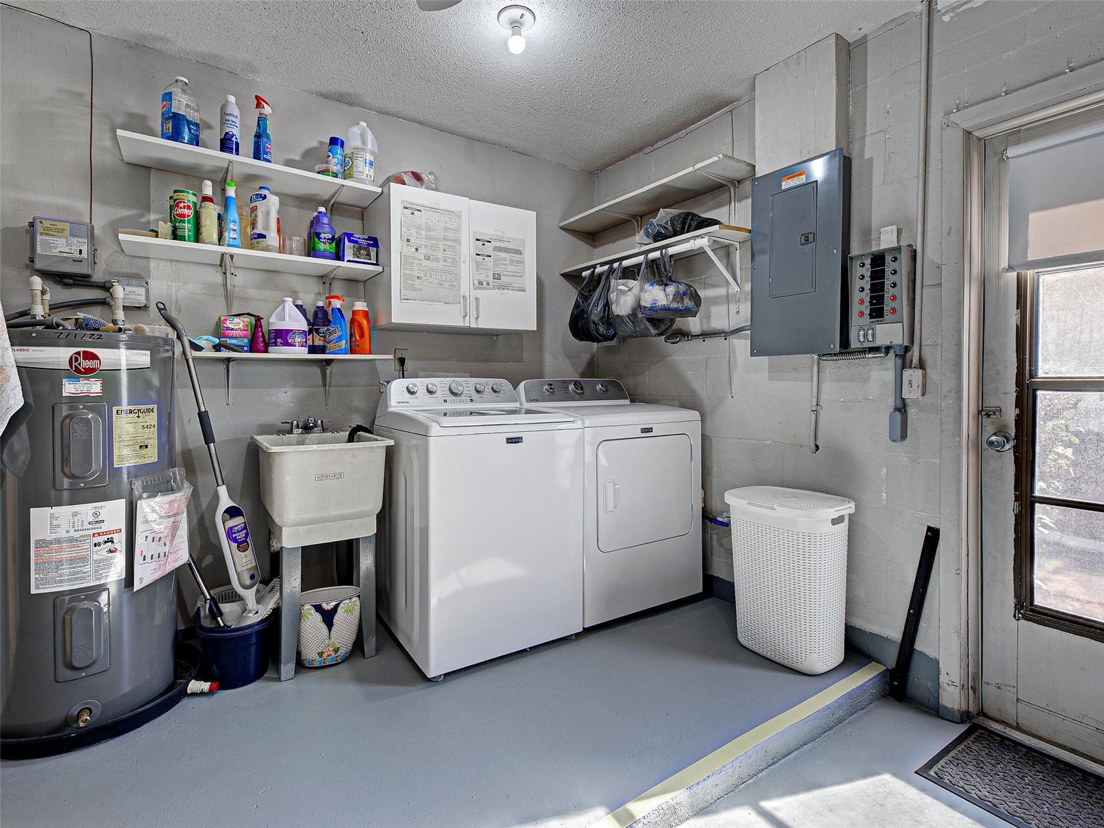 VIVIENDA WEST - Residential