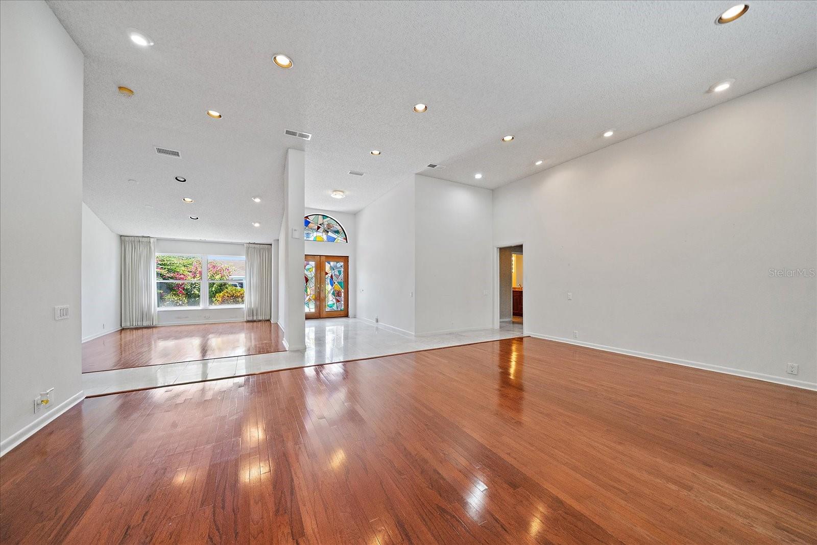 COUNTRY CLUB OF SARASOTA THE - Residential