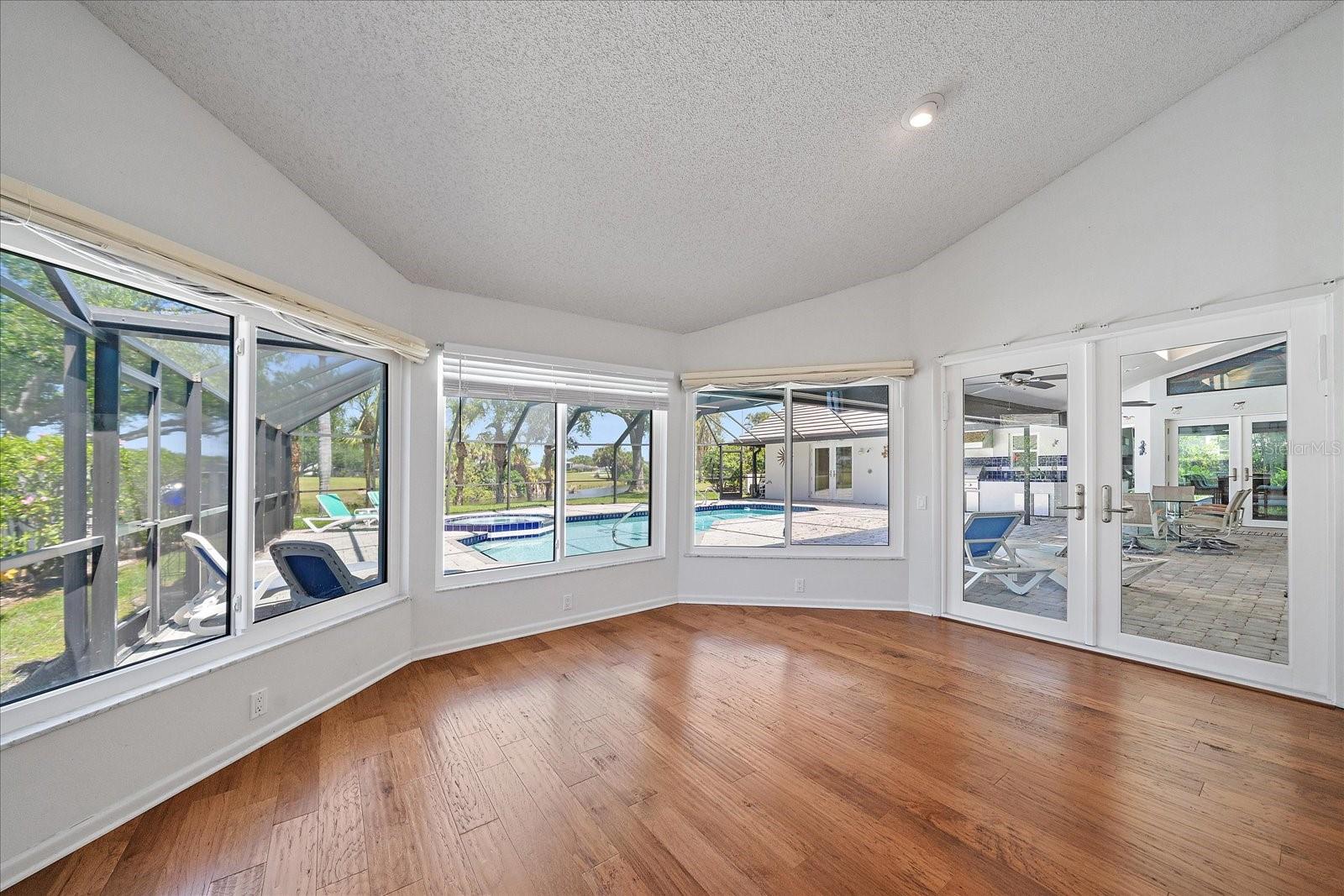 COUNTRY CLUB OF SARASOTA THE - Residential