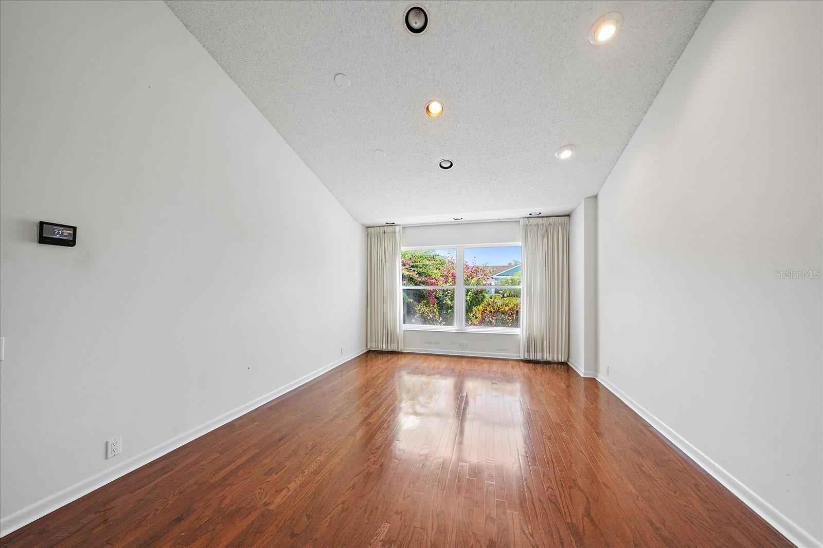 COUNTRY CLUB OF SARASOTA THE - Residential