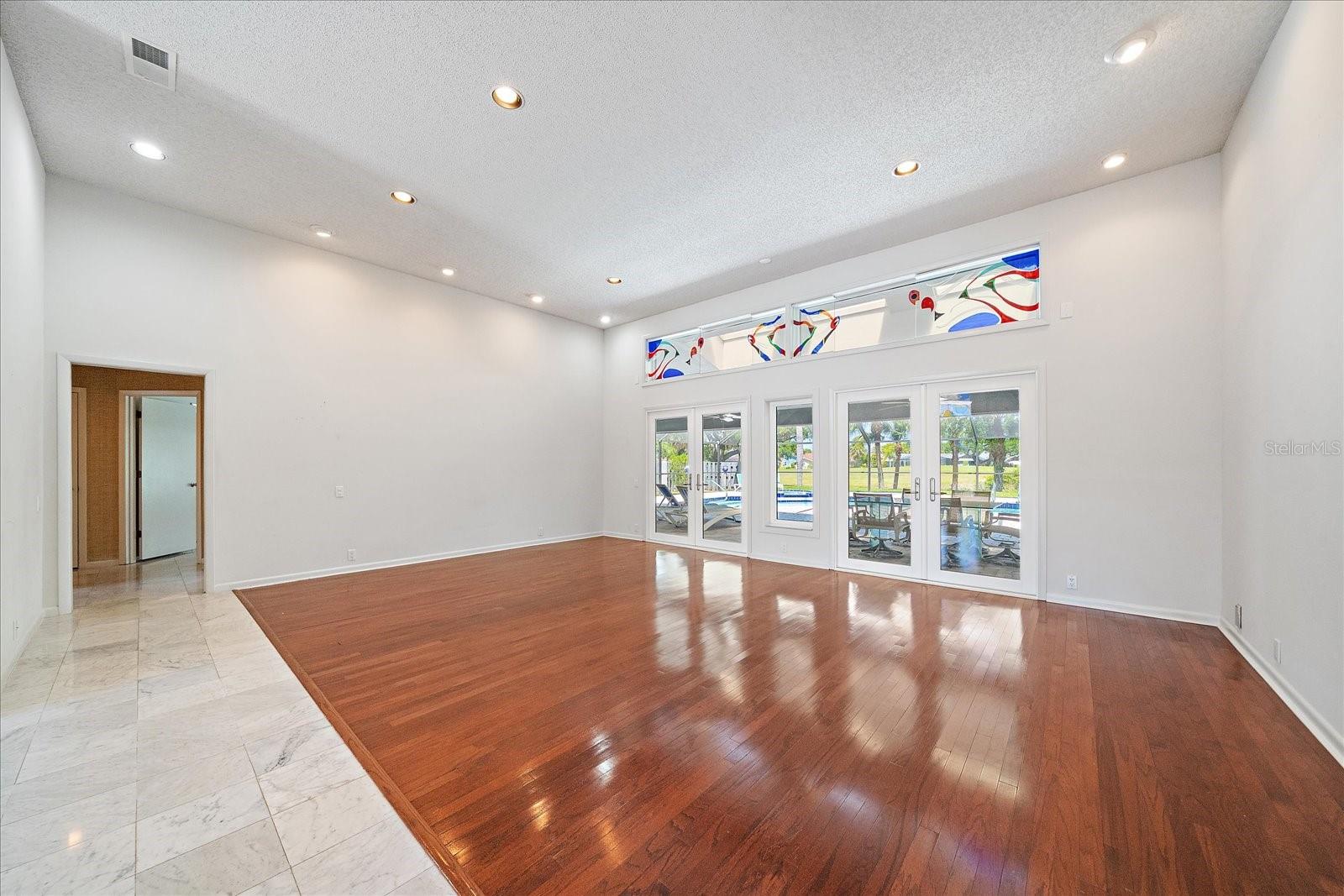 COUNTRY CLUB OF SARASOTA THE - Residential