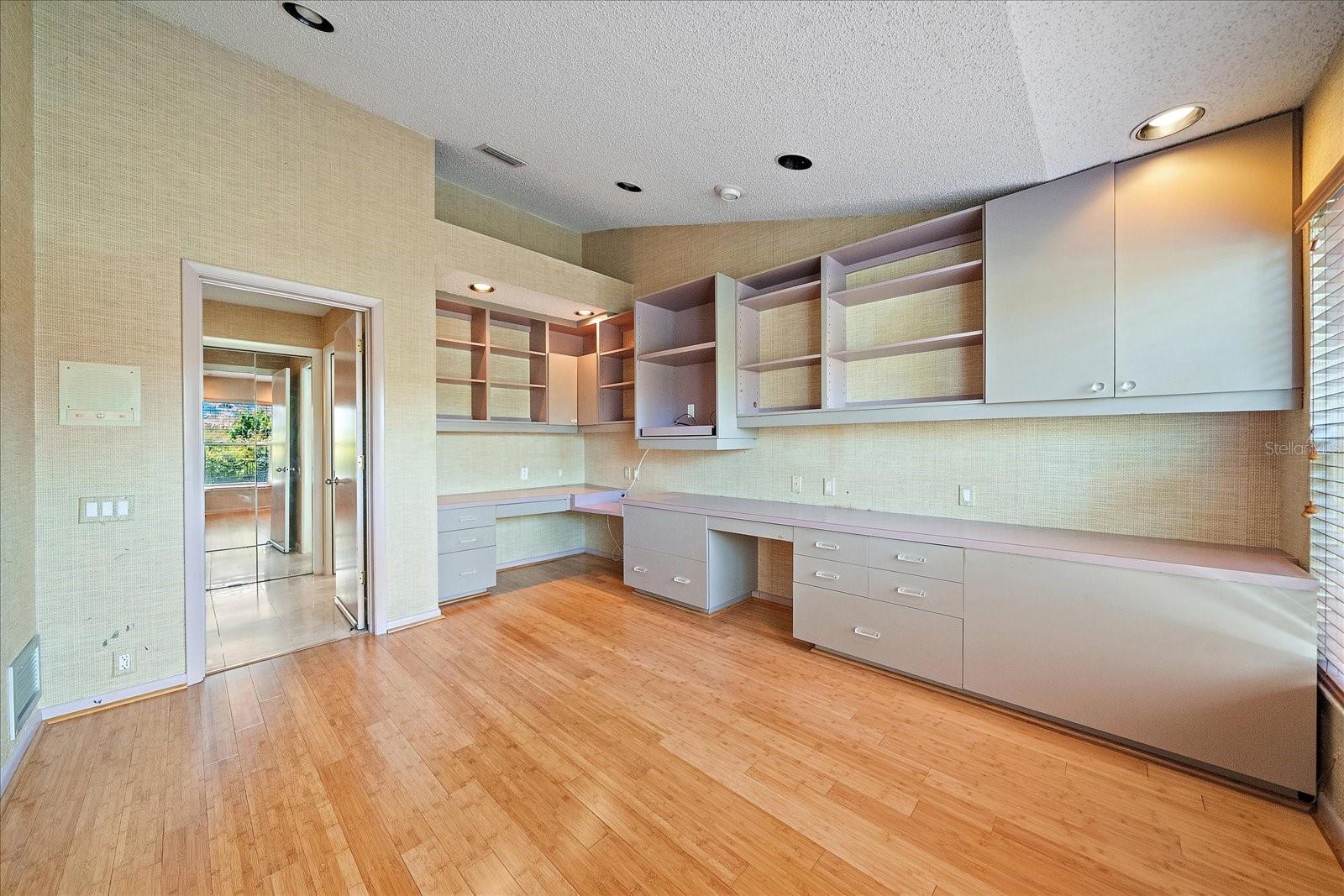 COUNTRY CLUB OF SARASOTA THE - Residential