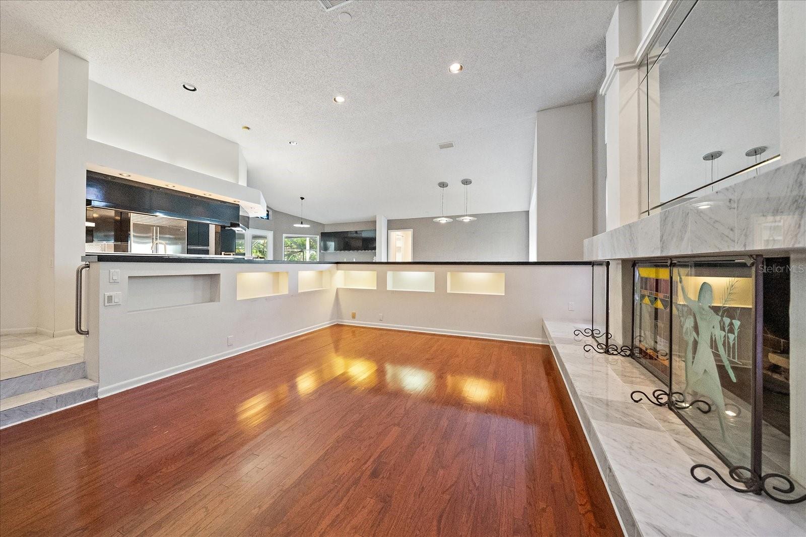 COUNTRY CLUB OF SARASOTA THE - Residential